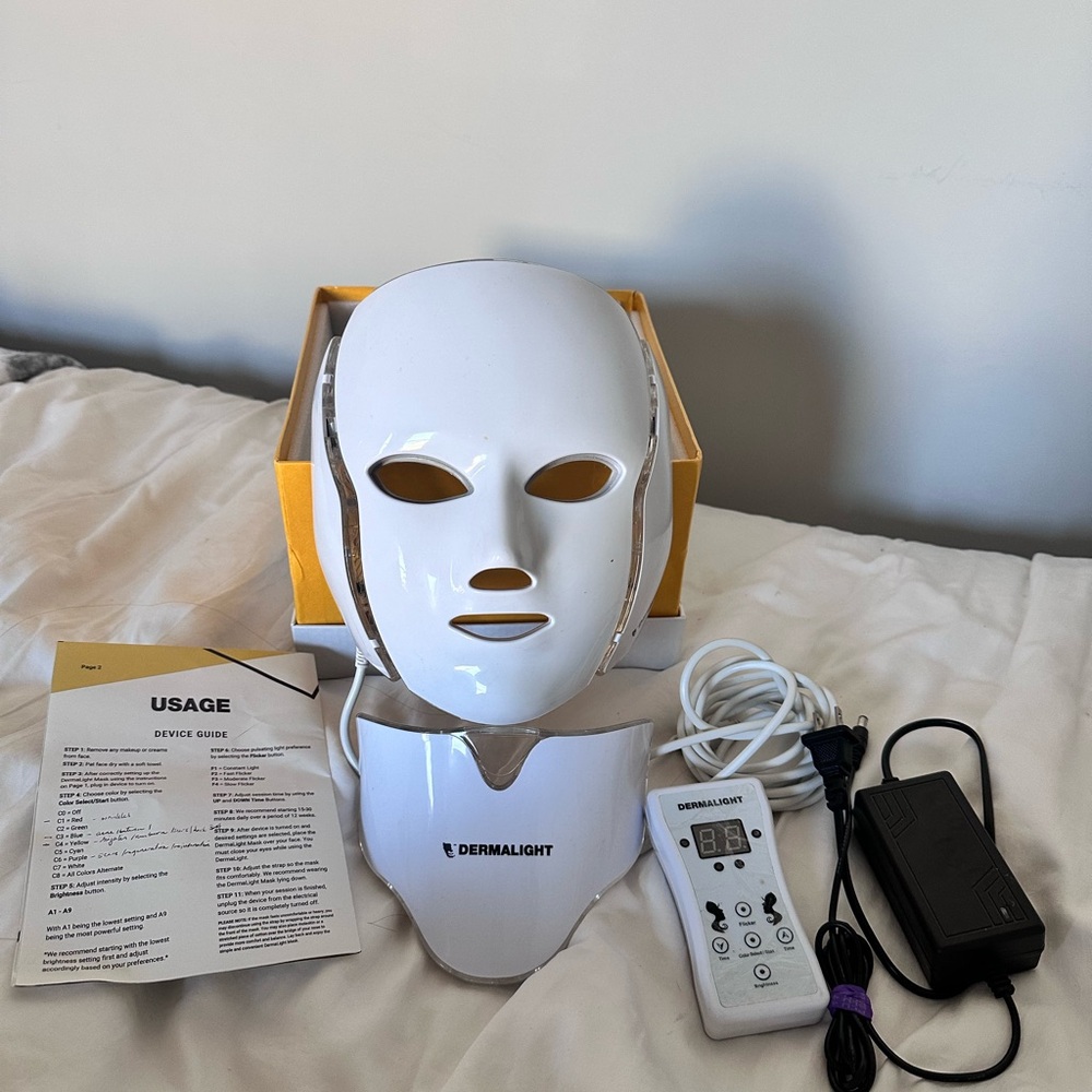 Dermalight LED Therapy Mask, 7 light colors.